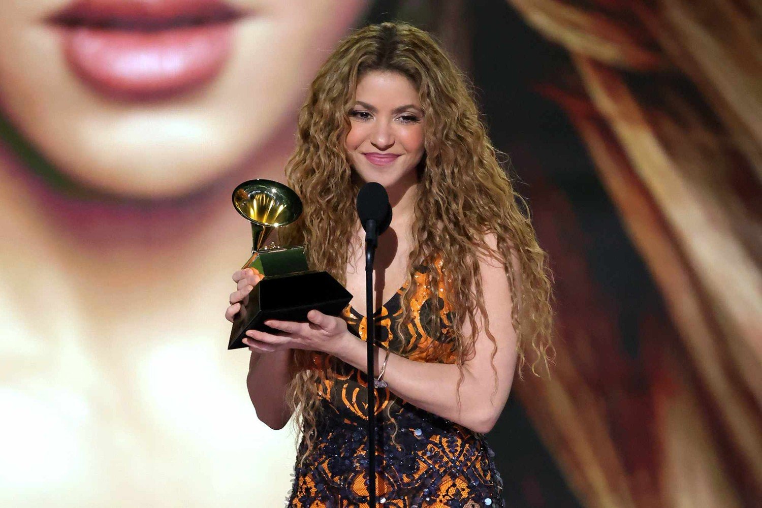 Grammy 2025: Η Shakira αφιέρωσε το βραβείο της σε «όλους τους μετανάστες»