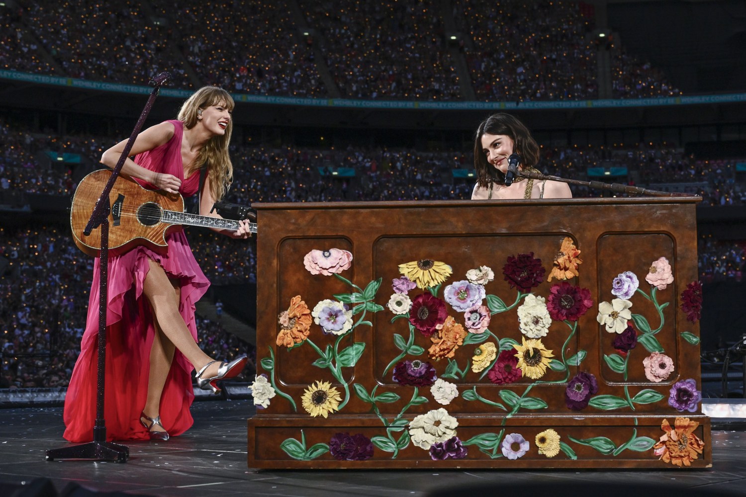 Gracie Abrams: Πώς η Taylor Swift τη δίδαξε να προστατεύει λιγότερο τον εγωισμό της