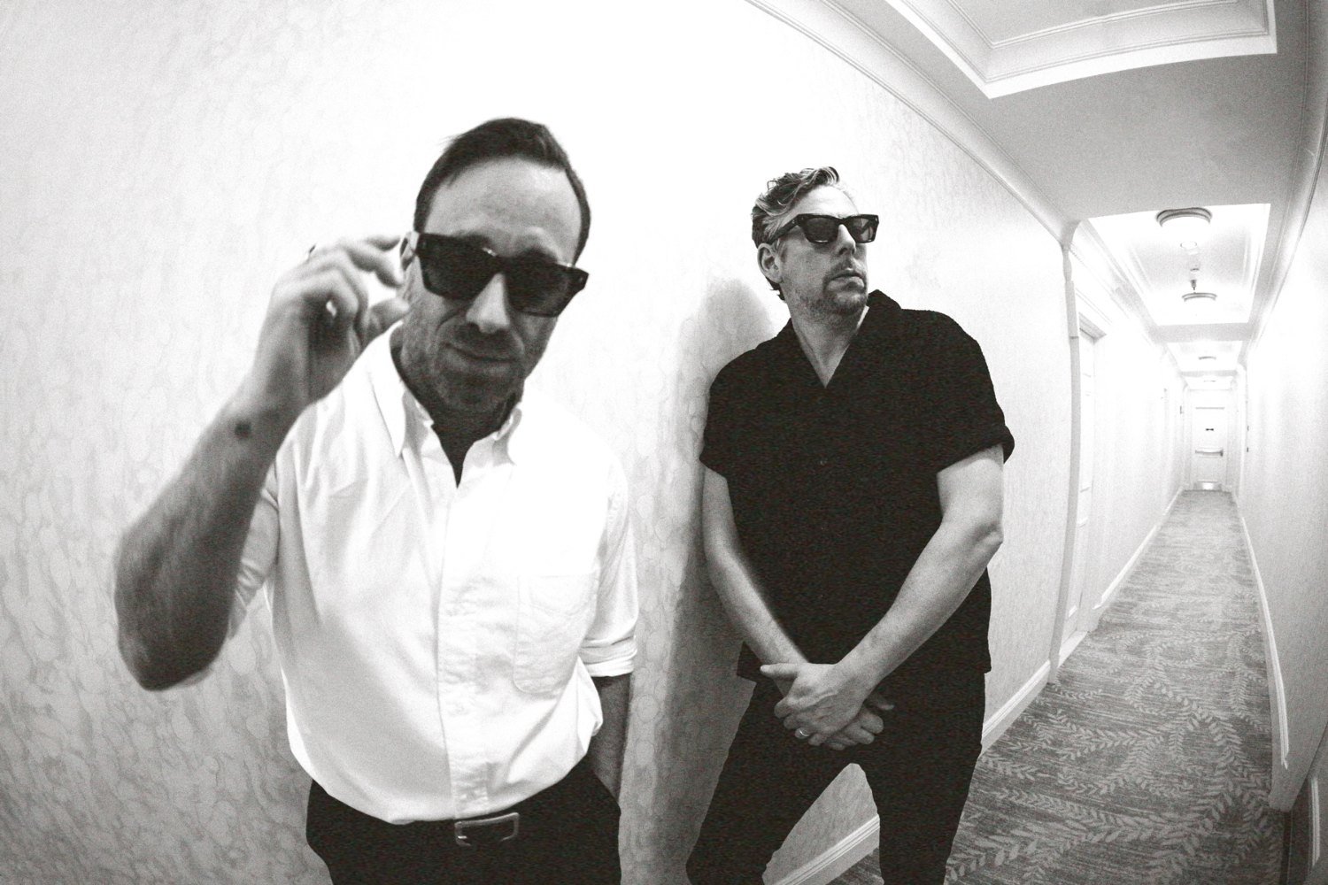 Οι The Black Keys θυμούνται ποιοι πραγματικά είναι στο νέο άλμπουμ «Peaches!»