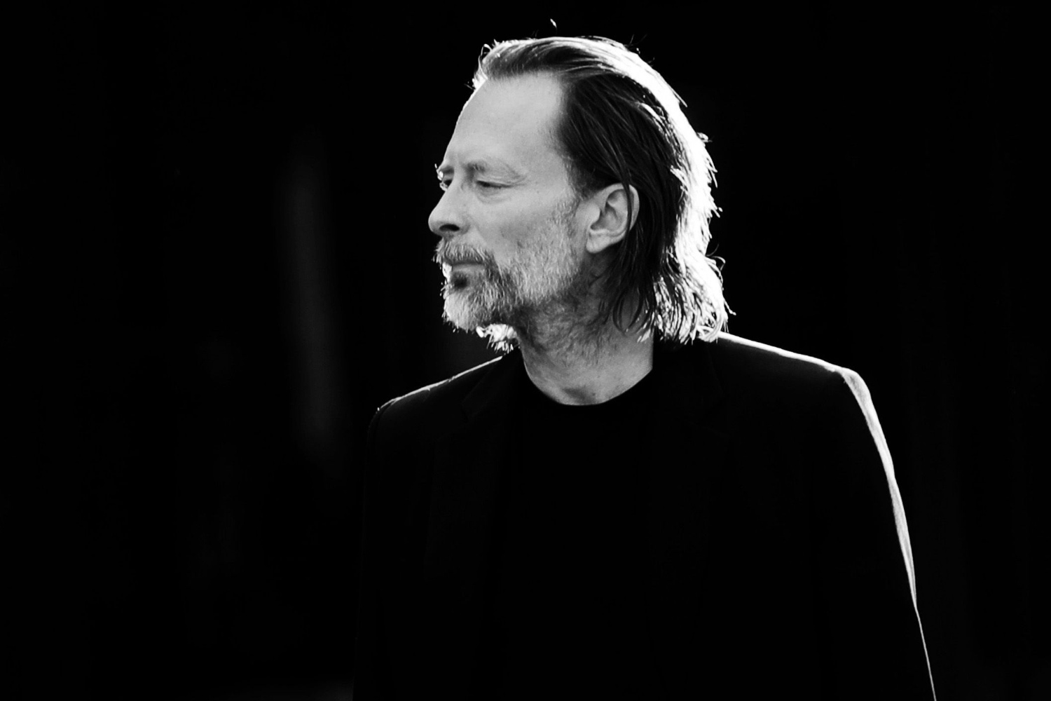 Thom Yorke: Η παράσταση «Hamlet Hail To The Thief» όπου ο Shakespeare συναντά τους Radiohead μεταφέρεται στο Λονδίνο Thom Yorke: Η παράσταση «Hamlet Hail To The Thief» όπου ο Shakespeare συναντά τους Radiohead μεταφέρεται στο Λονδίνο
