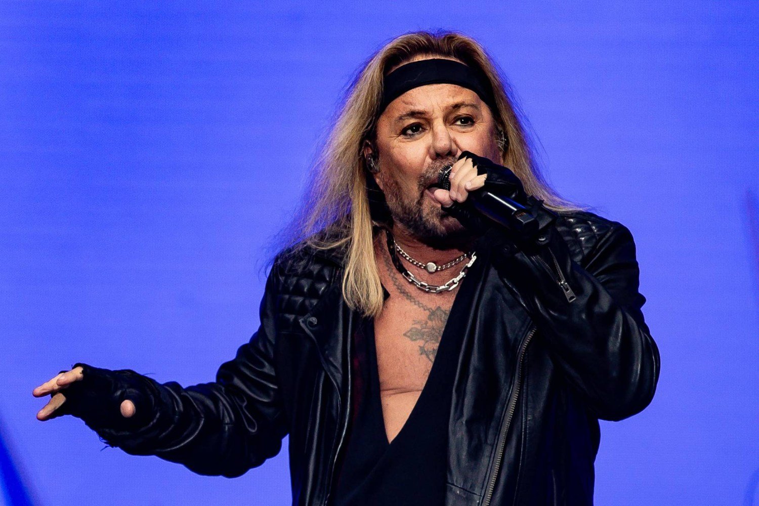 Ο Vince Neil των Mötley Crüe υπέστη εγκεφαλικό: «Έπρεπε να μάθω να περπατάω ξανά»