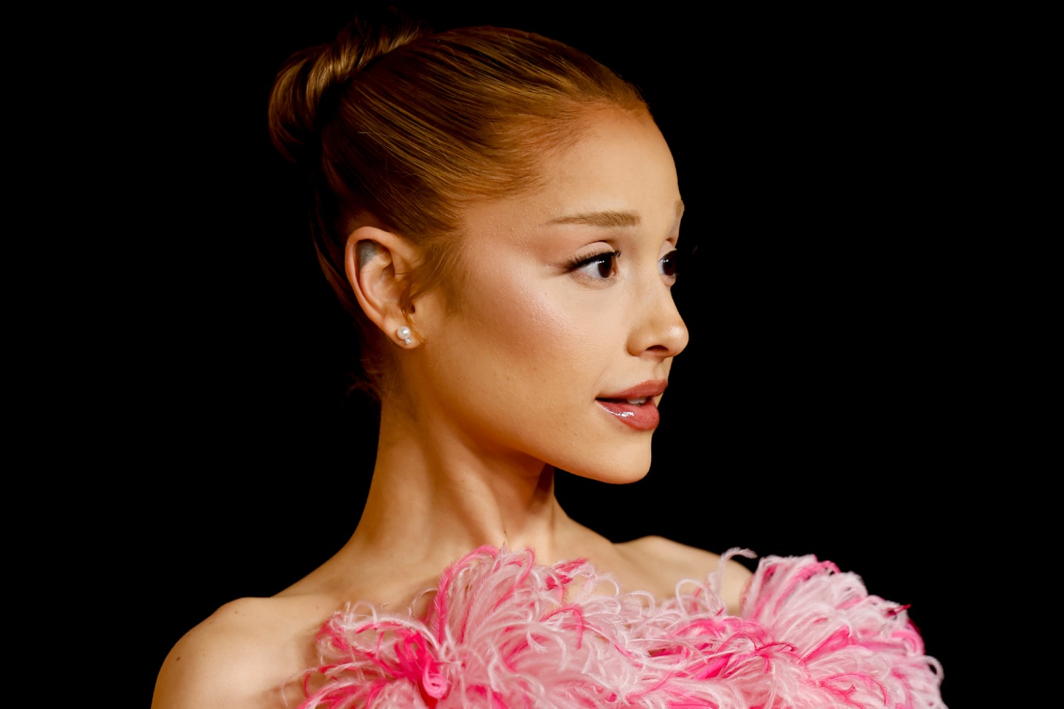 Η Ariana Grande εισβάλλει στον εφιάλτη του «American Horror Story» Η Ariana Grande εισβάλλει στον εφιάλτη του «American Horror Story»