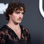 Ο Benson Boone υπερασπίζεται την Taylor Swift: «Δεν δίκαιο να έχεις κάτι εναντίον της χωρίς να την ξέρεις»