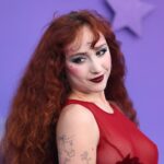 Οι διακοπές της Chappell Roan στη Σαντορίνη – Ήλιος, θάλασσα και απέραντο γαλάζιο