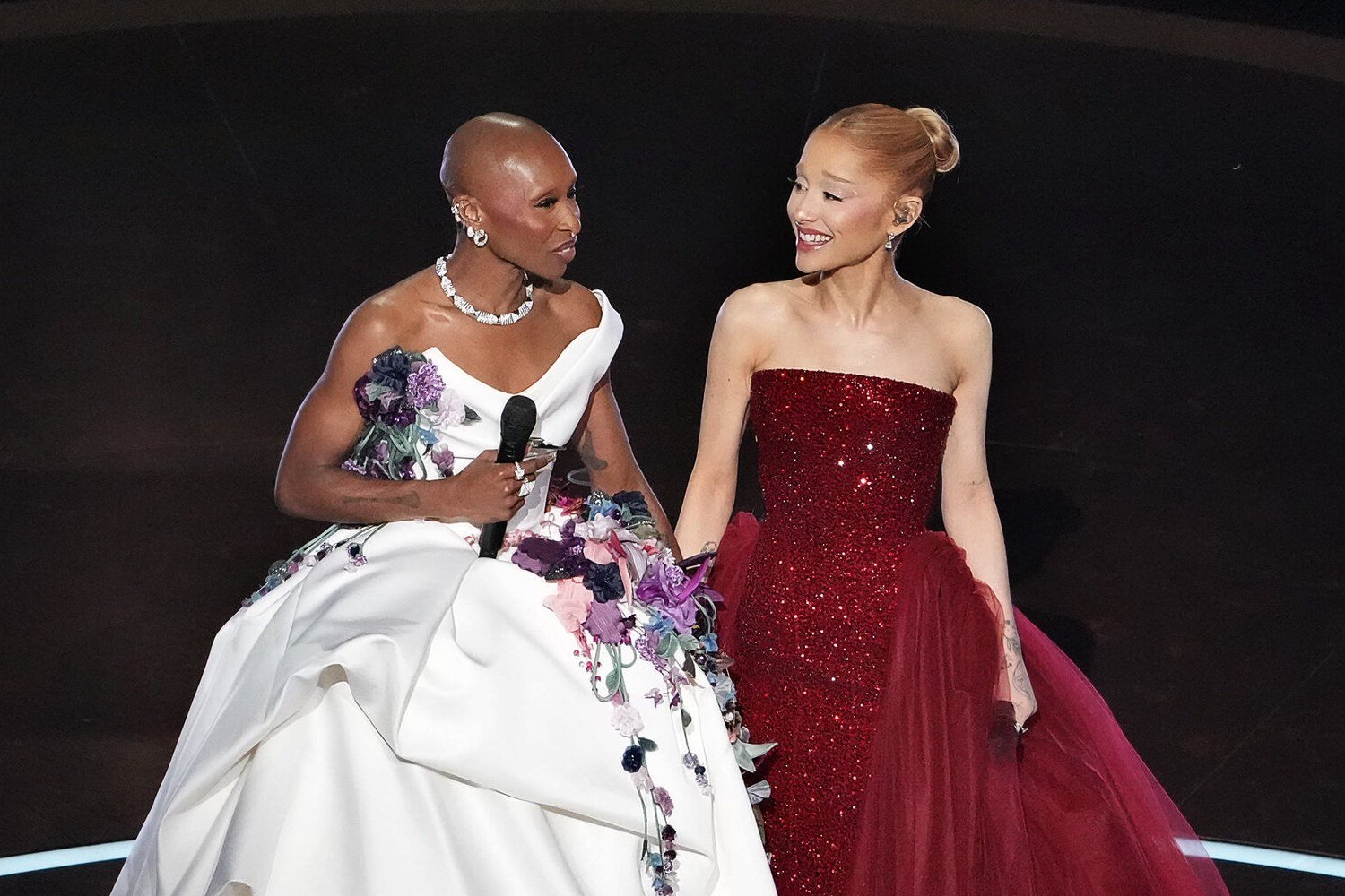 Ariana Grande – Cynthia Erivo: Η δικαίωση στα Grammy μετά τον αποκλεισμό από τα Όσκαρ