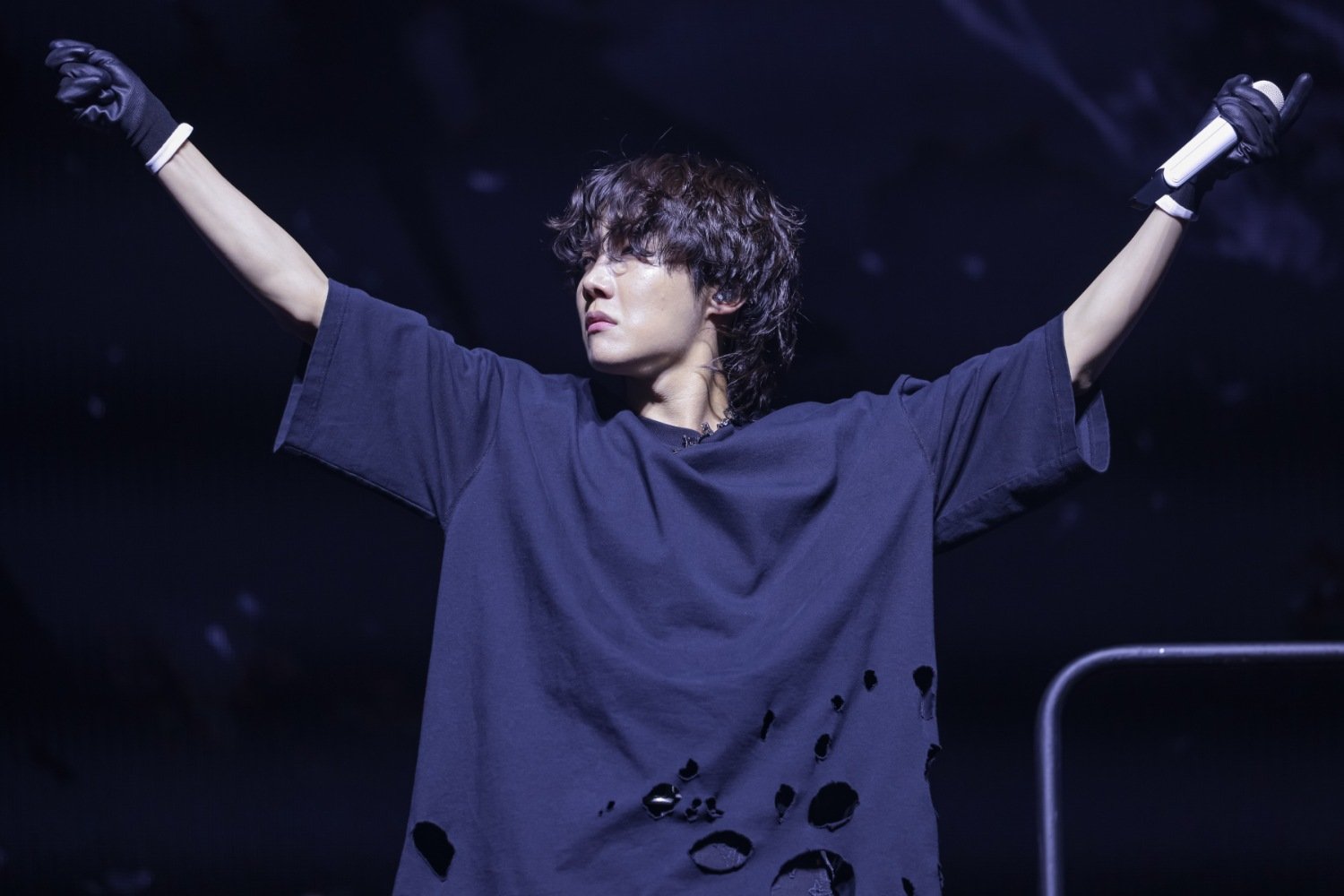 Ο J-Hope καταρρίπτει τον μύθο του «ρόλου» στους BTS – Το συναισθηματικό βάρος της επιστροφής τους
