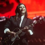 Η Lucy Dacus θα τελεί τους γάμους θαυμαστών ζωντανά στην περιοδεία της