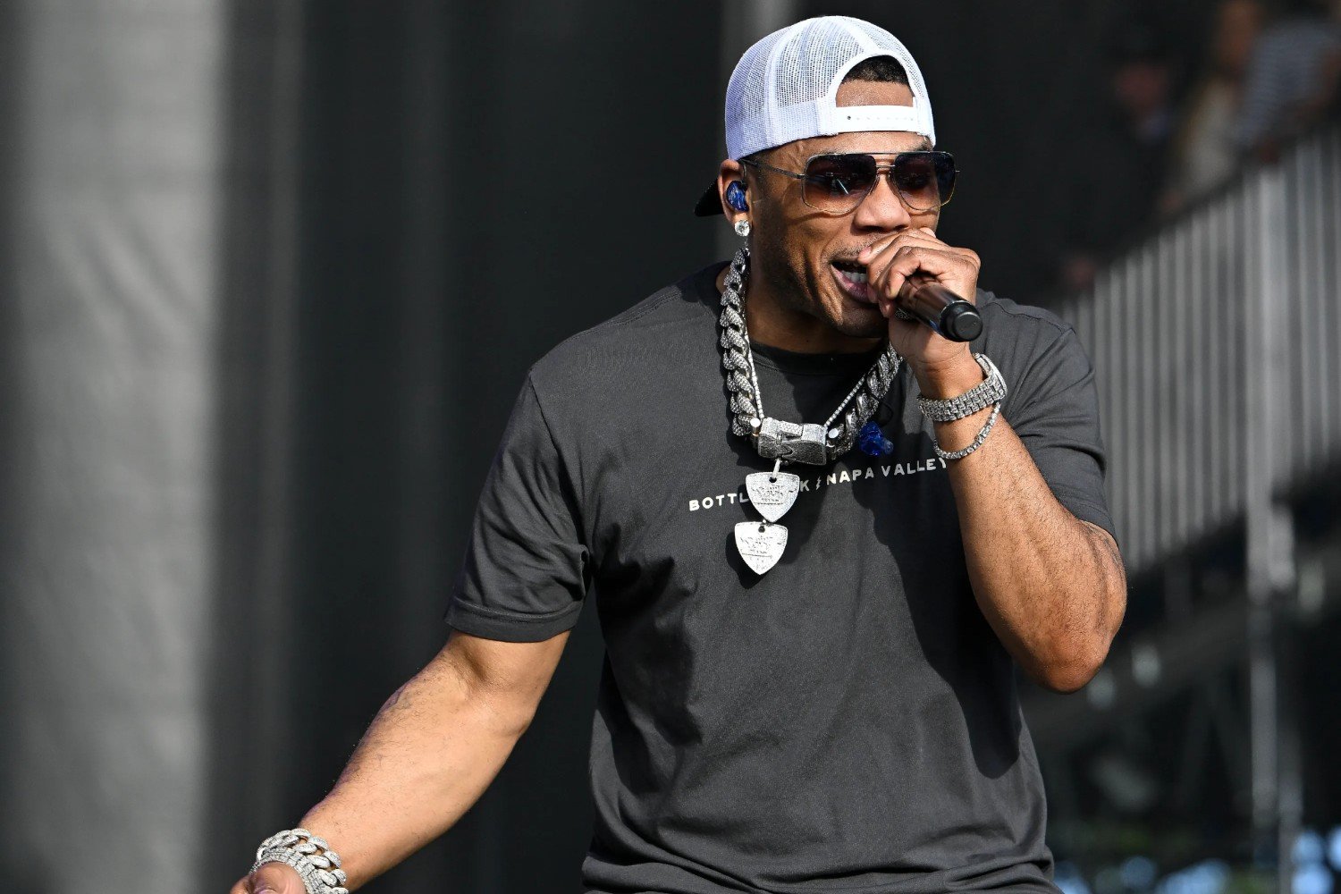 Η διαμάχη του Nelly με τον Eminem οφείλεται σε «παρεξήγηση»