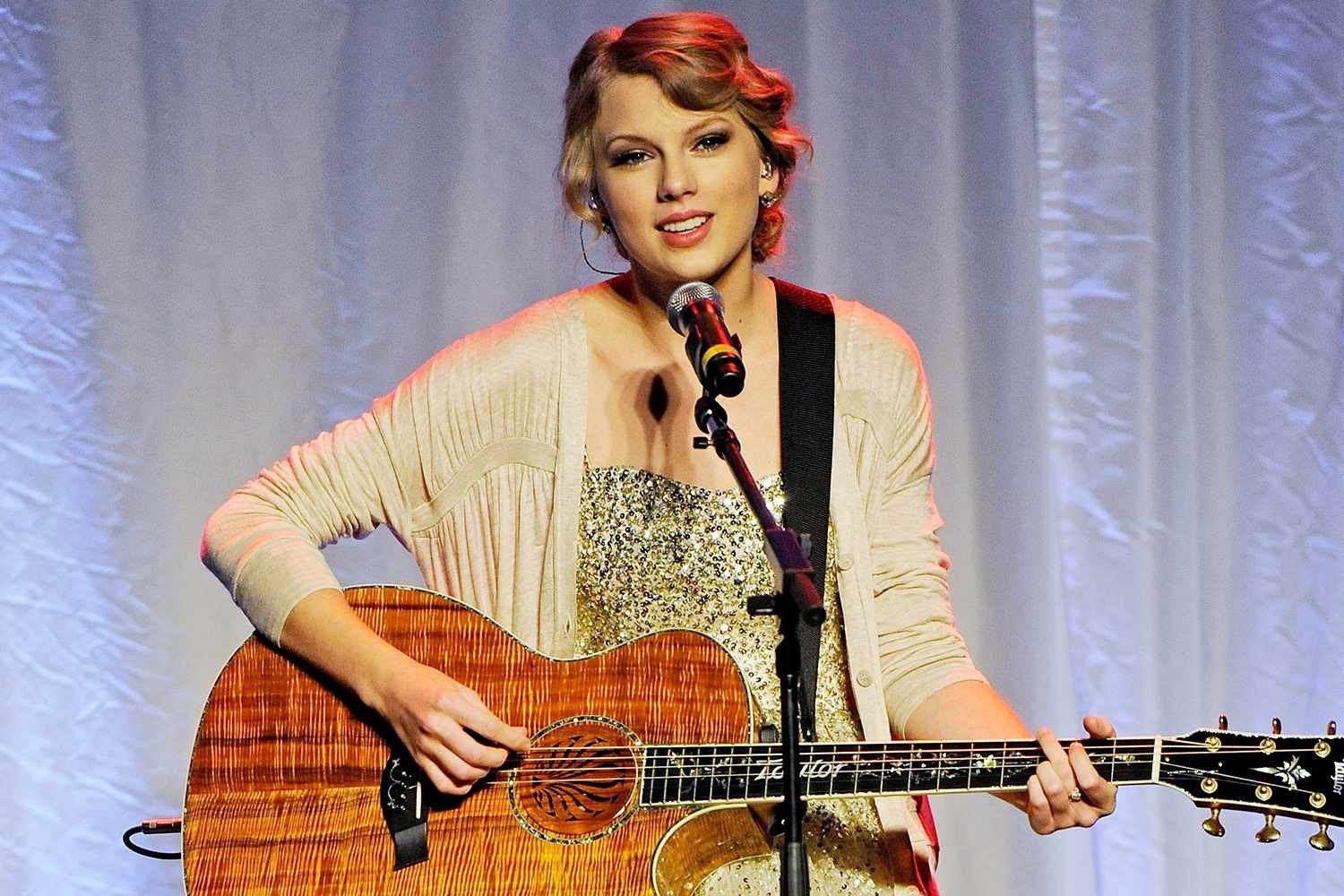Taylor Swift: Είναι έτοιμη να γυρίσει στις country ρίζες της; – Όλα τα σημάδια της επιστροφής
