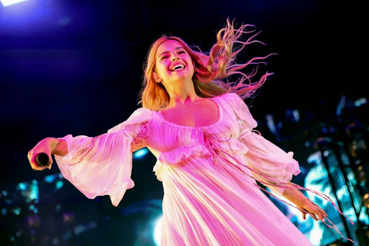 Addison Rae: Το «χαμένο» τραγούδι της Lady Gaga που βρήκε φωνή στα χέρια της Addison Rae: Το «χαμένο» τραγούδι της Lady Gaga που βρήκε φωνή στα χέρια της