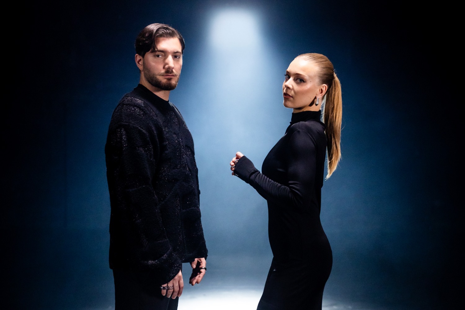 «Surrender»: Alesso και Becky Hill μας καλούν να παραδοθούμε στη μαγεία τους