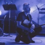 Ο Αλκίνοος Ιωαννίδης ξαναζωντανεύει τον Μάνο Χατζιδάκι στο EP «30»
