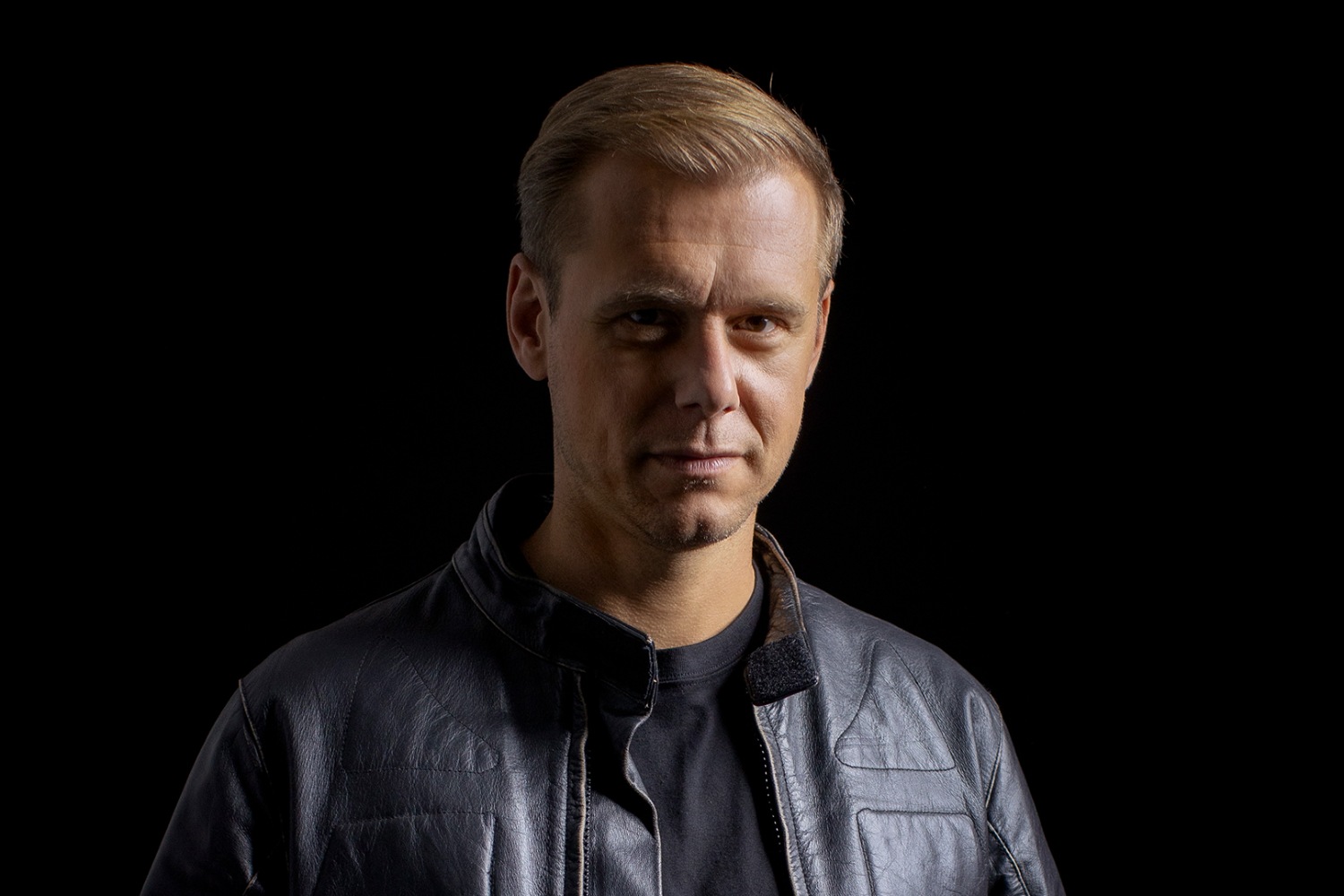 Armin van Buuren: Η μαγεία του «Dream A Little Dream» φτάνει επιτέλους στις ζωές μας Armin van Buuren: Η μαγεία του «Dream A Little Dream» φτάνει επιτέλους στις ζωές μας