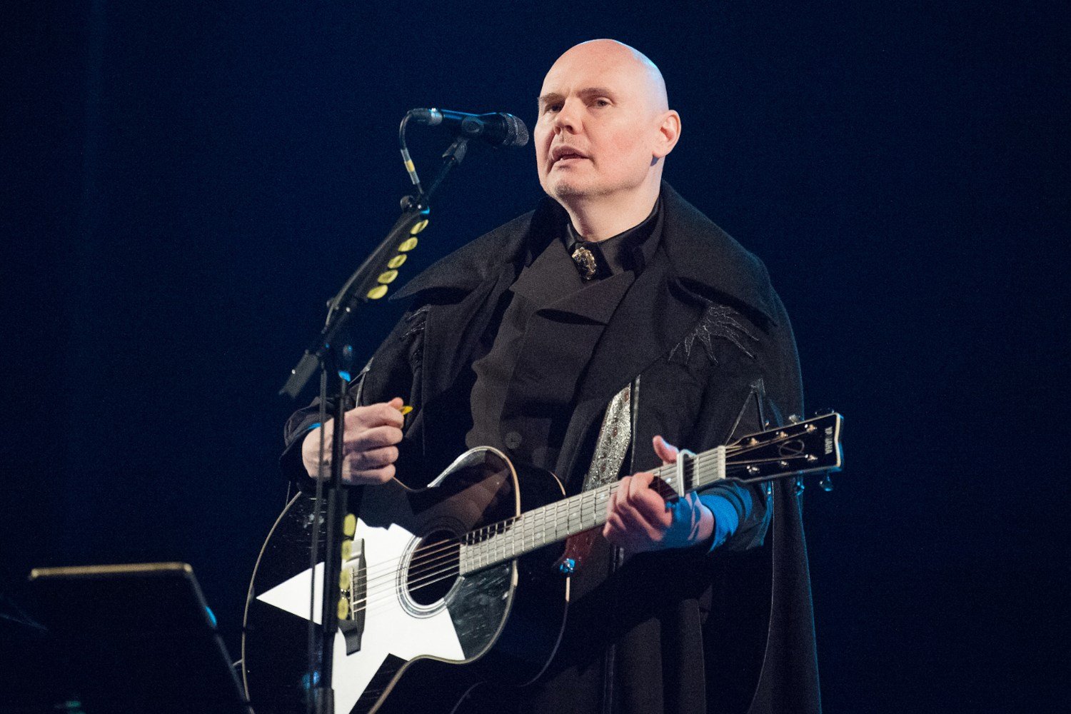Billy Corgan: «Συμφωνία με τον διάβολο η τεχνητή νοημοσύνη» – «Προσαρμοστείτε ή γίνετε οδηγοί Uber» απαντά ο Diplo