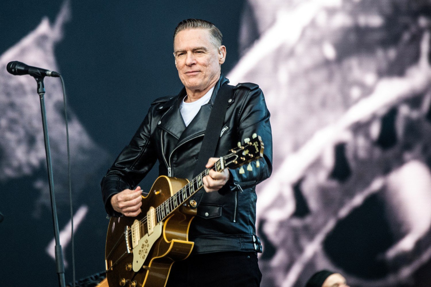 Bryan Adams: Το «(Everything I Do) I Do It For You» έσπασε το φράγμα του 1 δισεκατομμυρίου προβολών