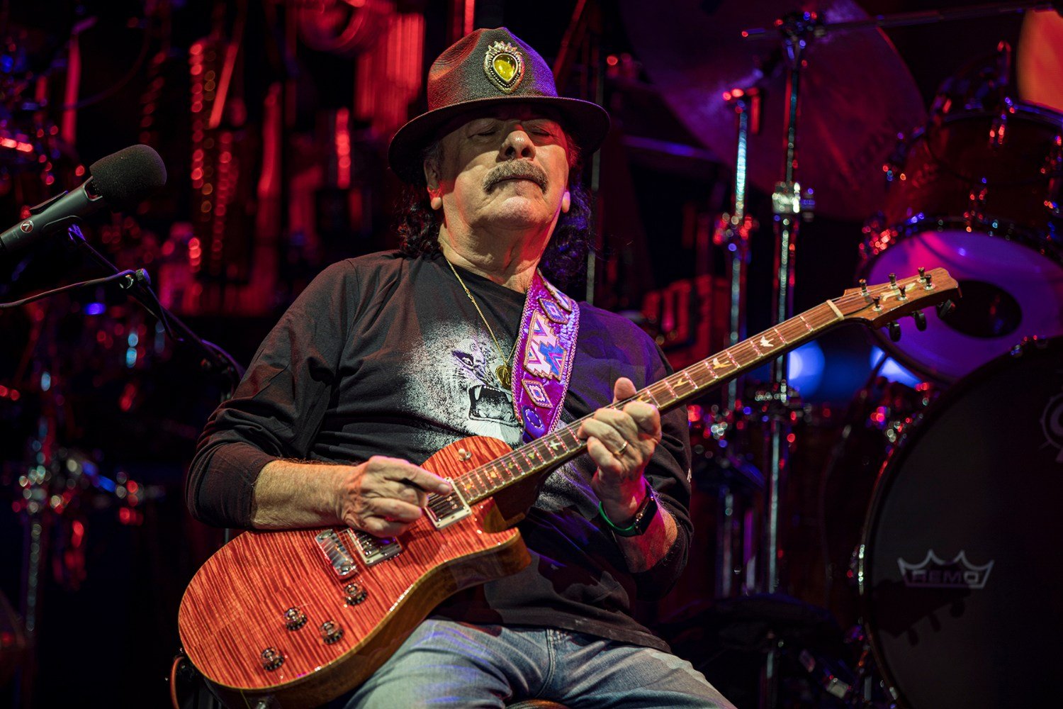 Στο νοσοκομείο ο Carlos Santana – Κατέρρευσε κατά τη διάρκεια πρόβας