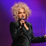 Cyndi Lauper: Το τραγούδι της Gracie Abrams που την έκανε να ξεσπάσει σε κλάματα
