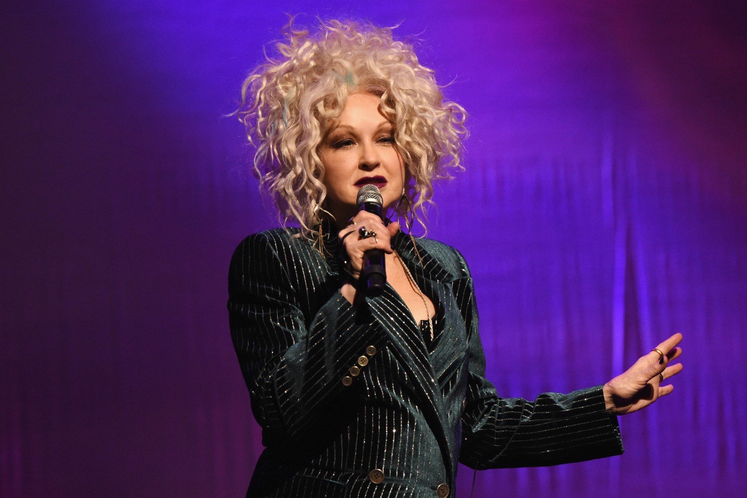 Cyndi Lauper: Το τραγούδι της Gracie Abrams που την έκανε να ξεσπάσει σε κλάματα Cyndi Lauper: Το τραγούδι της Gracie Abrams που την έκανε να ξεσπάσει σε κλάματα
