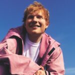 Ο Ed Sheeran χάνεται σε έναν περσικό γάμο στο πολύχρωμο video του «Azizam»