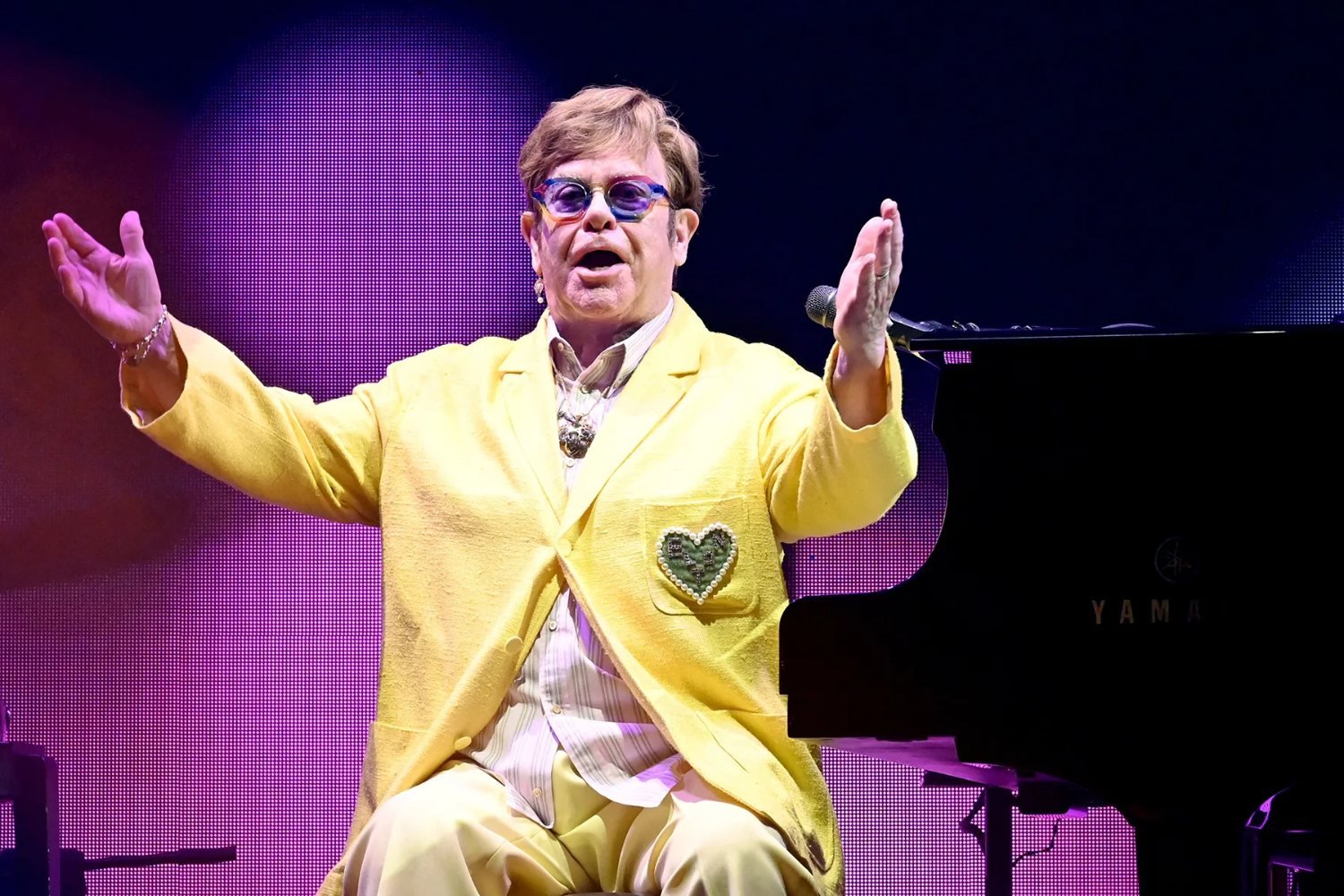 Elton John: Το νέο άλμπουμ του είναι έτοιμο και δεν μοιάζει με τίποτα άλλο – «Είναι τόσο χαρούμενο» Elton John: Το νέο άλμπουμ του είναι έτοιμο και δεν μοιάζει με τίποτα άλλο – «Είναι τόσο χαρούμενο»