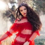 Hailee Steinfeld: Επιστρέφει με το πρώτο τραγούδι της μετά από δύο χρόνια