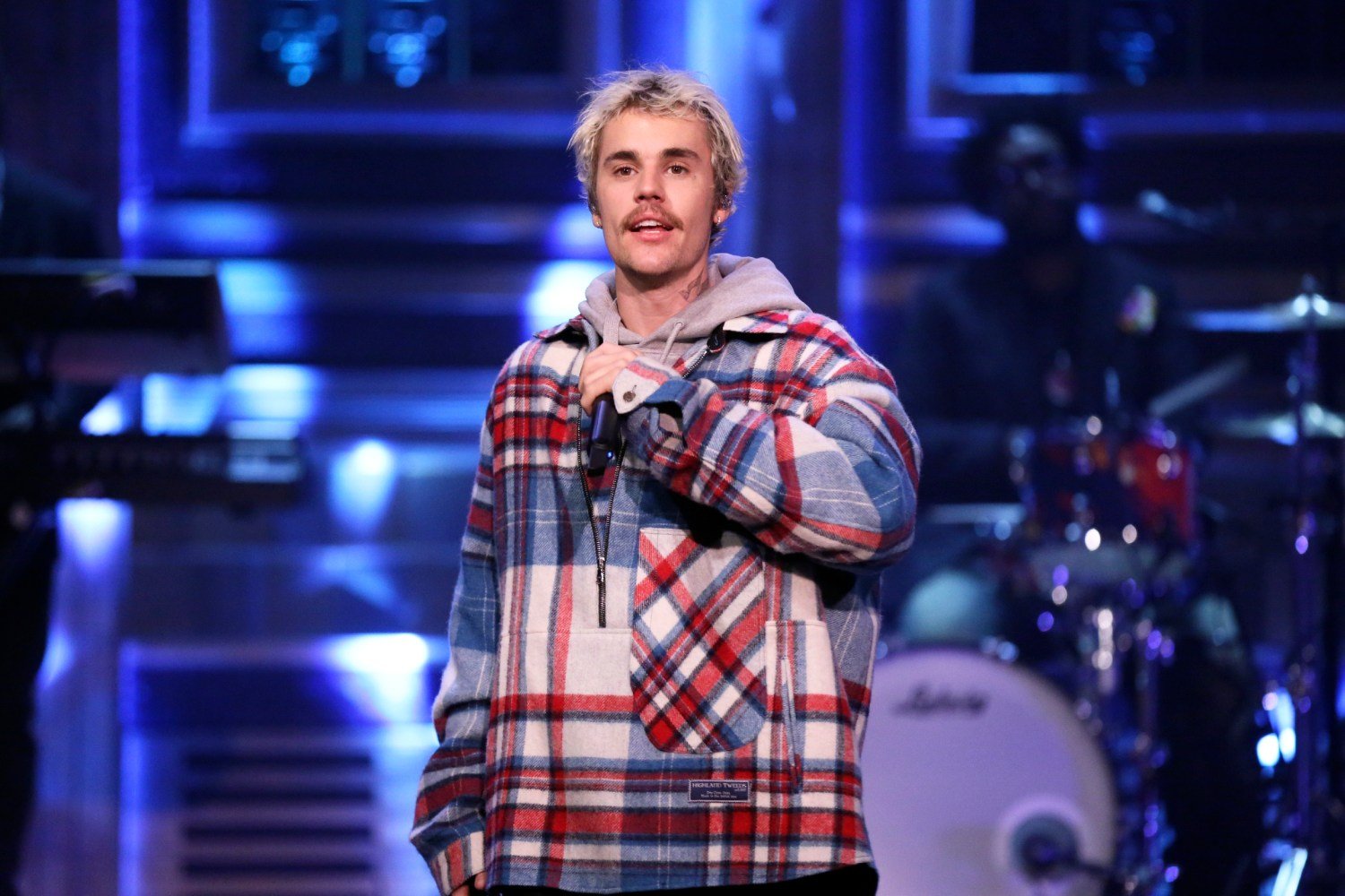 Justin Bieber: Τι απαντά στις φήμες περί «οικονομική δυσχέρειας» Justin Bieber: Τι απαντά στις φήμες περί «οικονομική δυσχέρειας»