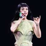 Η Katy Perry επιστρέφει με το «Watch It Burn» και αρνείται να μπει σε ρόλο θύματος