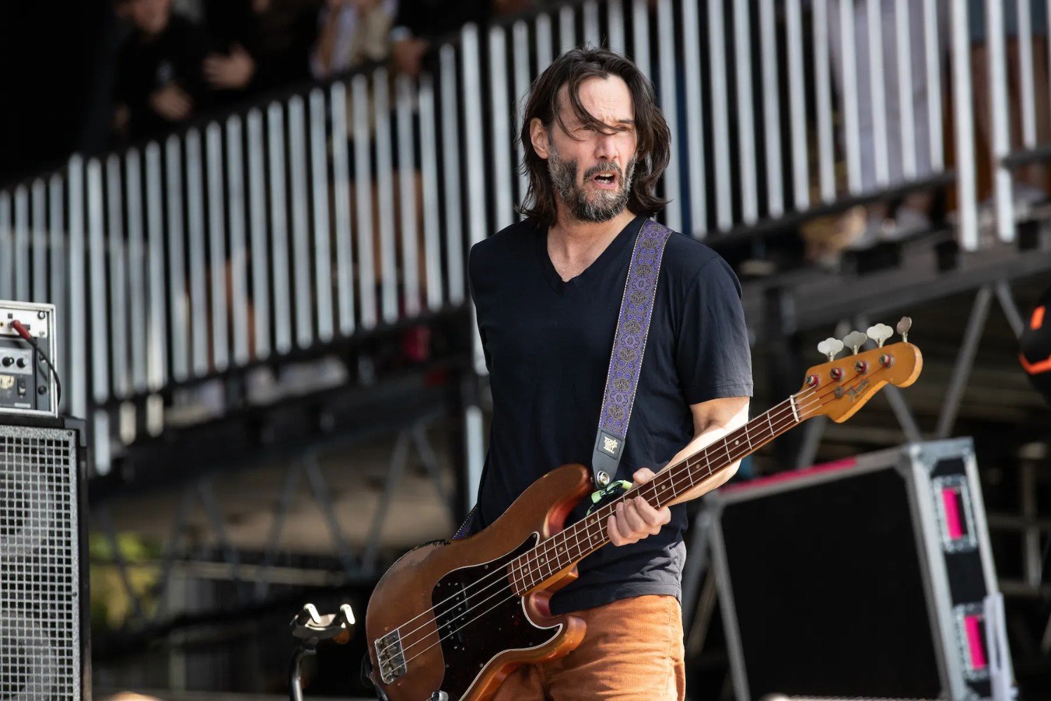 Keanu Reeves: Σε ρόλο – έκπληξη στη νέα ταινία των Weezer Keanu Reeves: Σε ρόλο – έκπληξη στη νέα ταινία των Weezer