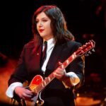 Η Lucy Dacus μεταμορφώνει το «Abracadabra» της Lady Gaga σε αιθέρια μπαλάντα