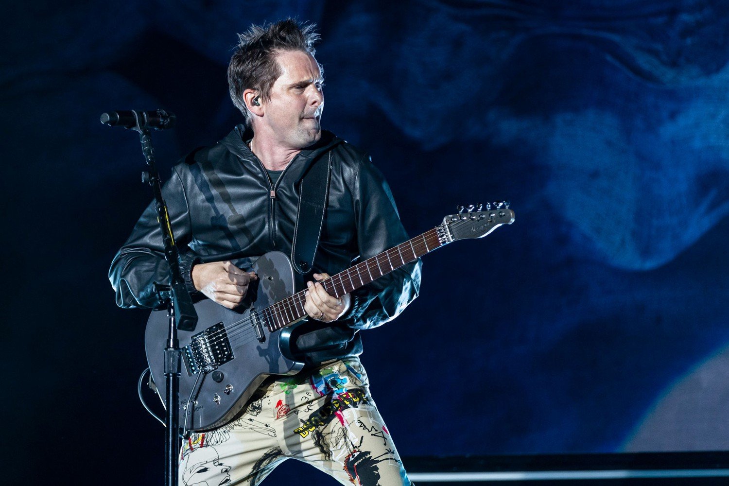 Ο Matt Bellamy των Muse γυρίζει τον χρόνο πίσω στα ’00s – Το παρασκήνιο του «rendez-vous» με τον Jack White Ο Matt Bellamy των Muse γυρίζει τον χρόνο πίσω στα ’00s – Το παρασκήνιο του «rendez-vous» με τον Jack White