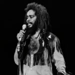 Πέθανε ο θρύλος της reggae Max Romeo – Η συνεργασία με τους Rolling Stones και το τραγούδι που απαγορεύτηκε από το BBC