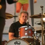 Pete Best: Ο πρώτος ντράμερ των Beatles αποσύρεται από την ενεργό δράση