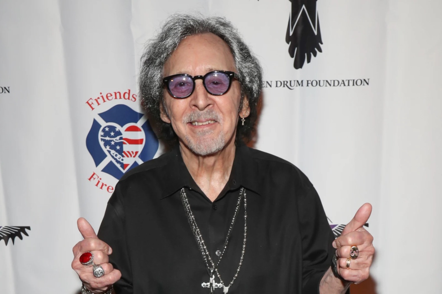 Peter Criss: «Ένιωσα ότι μπορούσα να περπατήσω στο νερό» — Ο ντράμερ των KISS μιλά για τη μάχη με τον καρκίνο και το «θαύμα» της ανάρρωσης
