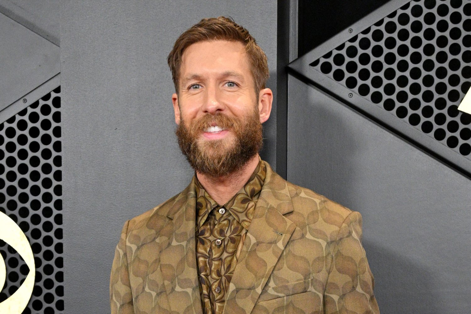 Ο Calvin Harris κατηγορεί τον οικονομικό σύμβουλό του για κλοπή 22 εκατομμυρίων δολαρίων