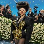 Doja Cat και Gracie Abrams σαρώνουν την πασαρέλα του «Vogue World: Hollywood» για καλό σκοπό
