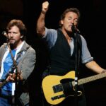 Ο Eddie Vedder των Pearl Jam στηρίζει τον Bruce Springsteen απέναντι στις επιθέσεις του Donald Trump