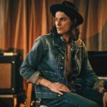 James Bay: Γιορτάζει τα δέκα χρόνια του πρώτου άλμπουμ του «Chaos And The Calm» με μία επετειακή έκδοση