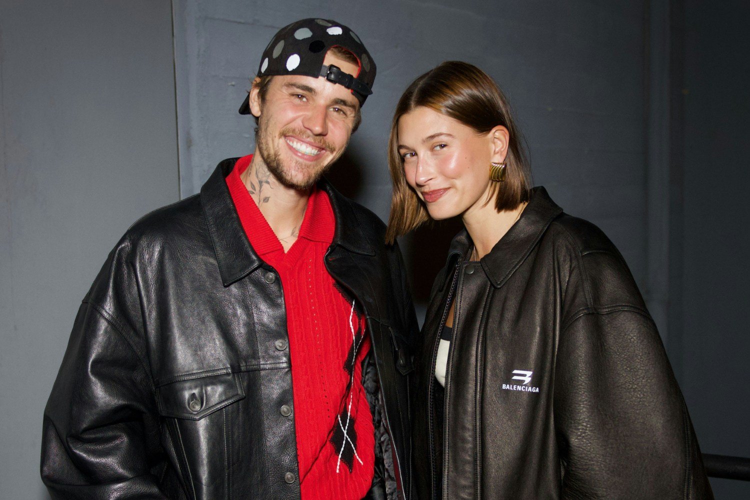 Η Hailey Bieber για τη δημιουργική σύμπραξη με τον Justin Bieber: «Είναι διασκεδαστικό να δουλεύεις με αυτόν που αγαπάς»