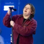Lewis Capaldi: «Έπαθα ολοκληρωτική ψυχική κατάρρευση» – Η συγκλονιστική εξομολόγηση στη σκηνή και το νέο άλμπουμ