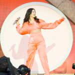 Η Lorde εμφανίστηκε σε πάρκινγκ του Λονδίνου και παρουσίασε τα νέα τραγούδια της