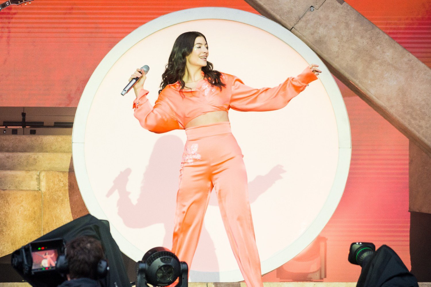Η Lorde έχει άποψη: Ποιο ήταν τελικά το τραγούδι του καλοκαιριού για το 2025; Η Lorde έχει άποψη: Ποιο ήταν τελικά το τραγούδι του καλοκαιριού για το 2025;