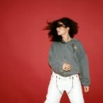 Η Lorde γιορτάζει την επέτειο του «Virgin» αποκαλύπτοντας 49 ακυκλοφόρητα demos και τις προσωπικές μάχες της