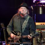 Neil Young: Οριστική απόσυρση της αγωγής για το όνομα του συγκροτήματός του Chrome Hearts