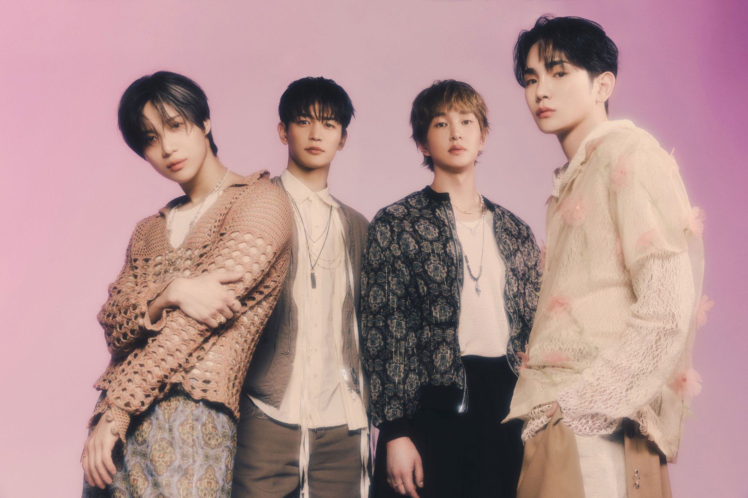 Οι SHINee επιστρέφουν με τα νέα singles «Poet | Artist» και «Starlight» κρατώντας ζωντανή τη μνήμη του Jonghyun