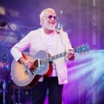 Ο Yusuf/Cat Stevens κυκλοφορεί την αυτοβιογραφία του – Ένα οδοιπορικό ψυχής και μεταμόρφωσης