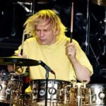 Zak Starkey: Δημόσια έκκληση στον Axl Rose για την κυκλοφορία της ιστορικής all‑star ηχογράφησης αξίας 2 εκατομμυρίων δολαρίων