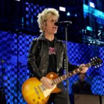 Ο Billie Joe Armstrong των Green Day ξεσπά κατά της ICE: «Παραιτηθείτε από τη σκατοδουλειά σας»