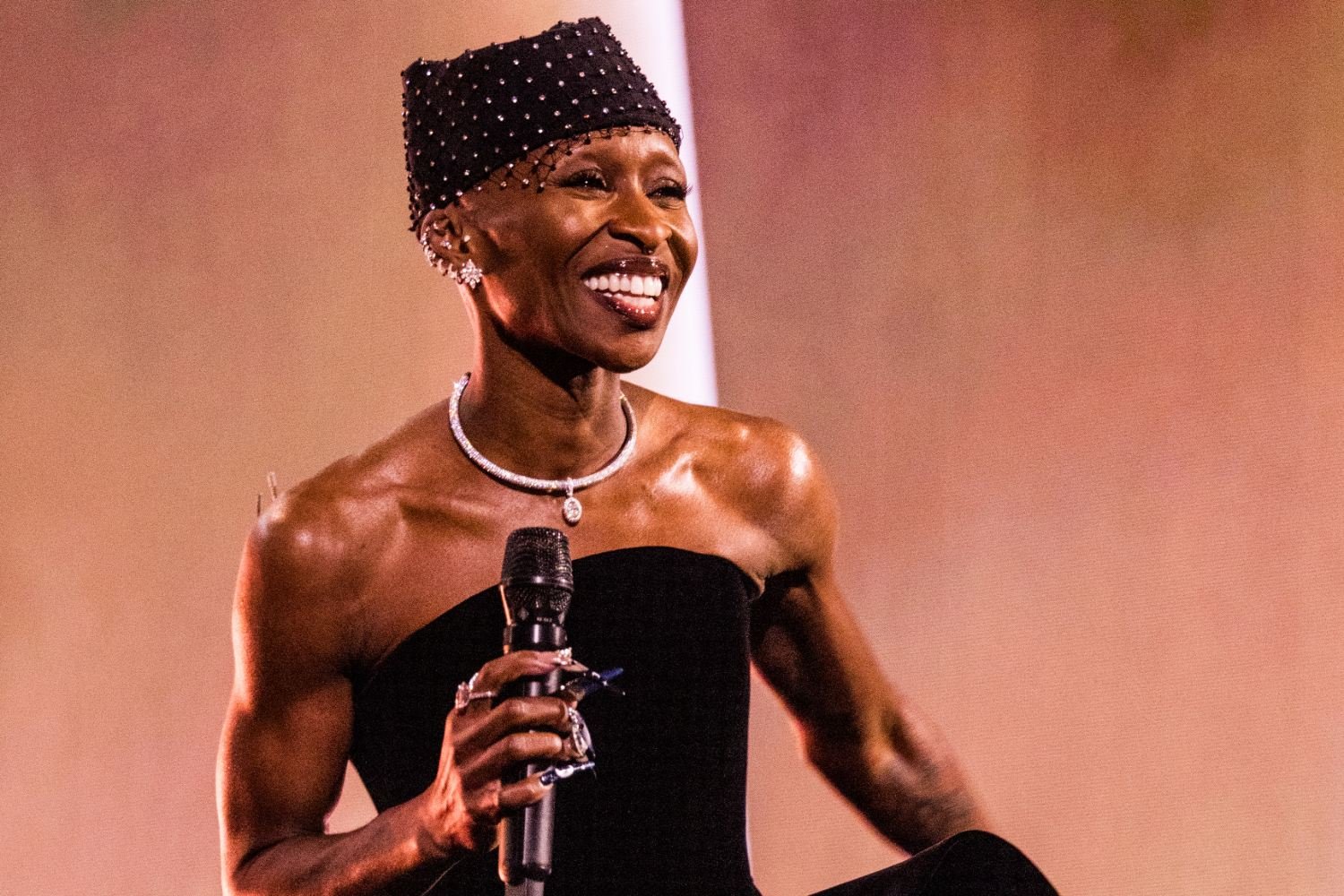 Cynthia Erivo: Η ενθουσιώδης αντίδραση της Beyoncé στην εμφάνισή της στα Grammy 2025