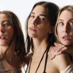 Οι HAIM σπάνε τα δεσμά του παρελθόντος με το δυναμικό άλμπουμ «I Quit»
