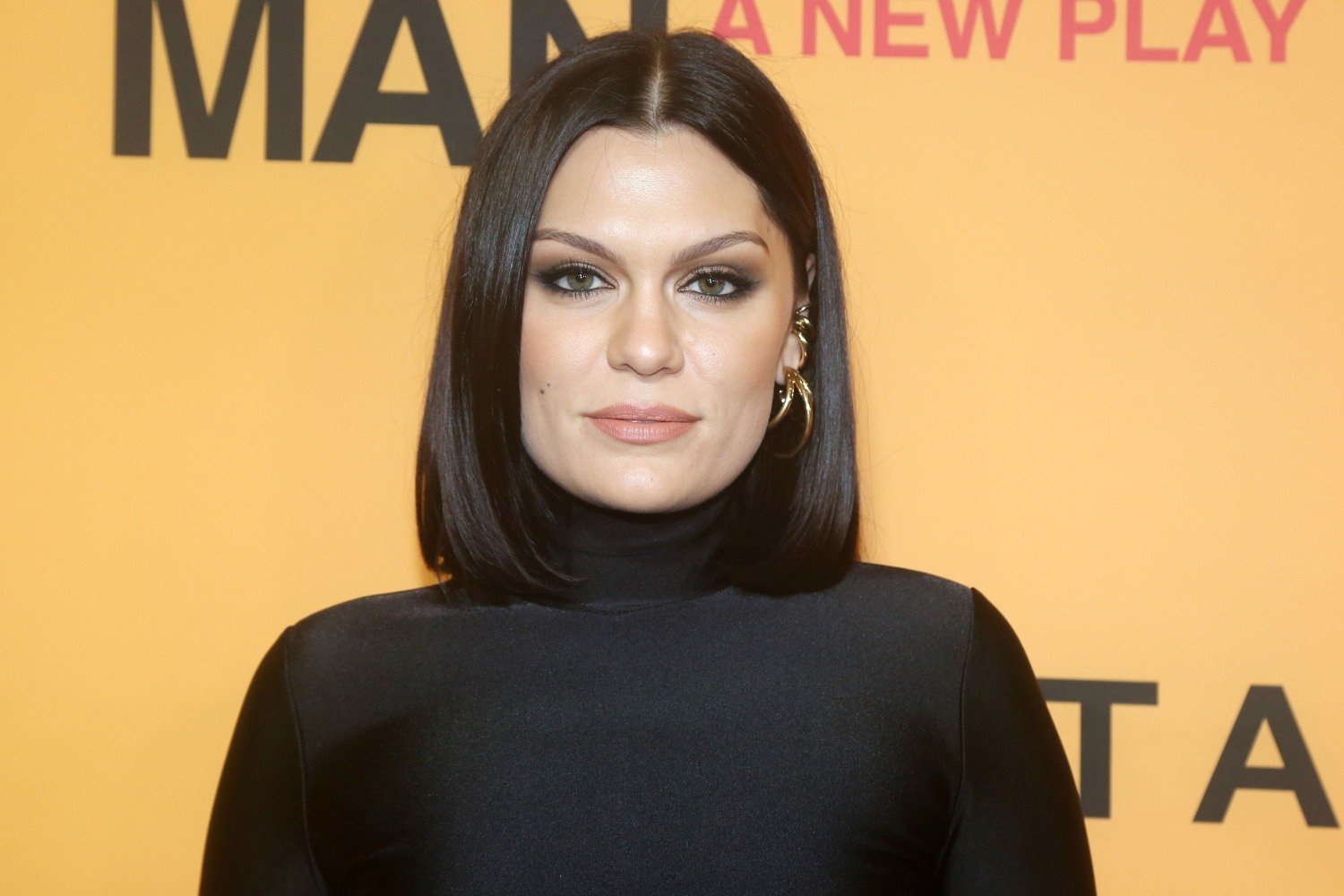 Jessie J: Ακυρώνει την περιοδεία της για να υποβληθεί σε δεύτερη εγχείρηση για τον καρκίνο